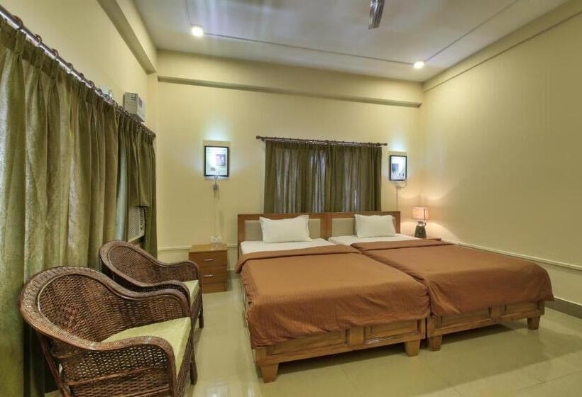 اتاق لوکس با تخت بزرگ, Harmony House   A Boutique
