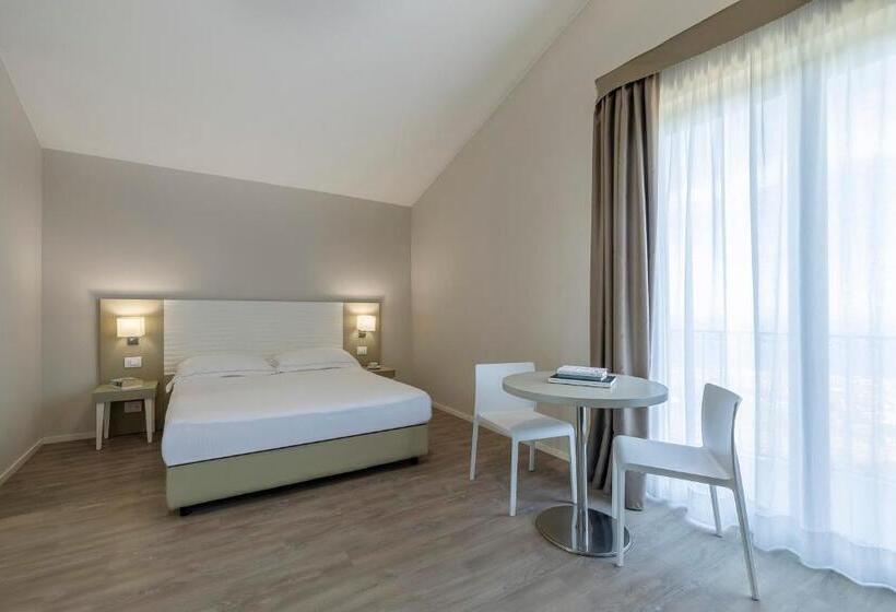 اتاق خانوادگی با چشم‌انداز دریا, Venere Di Erice Resort & Spa