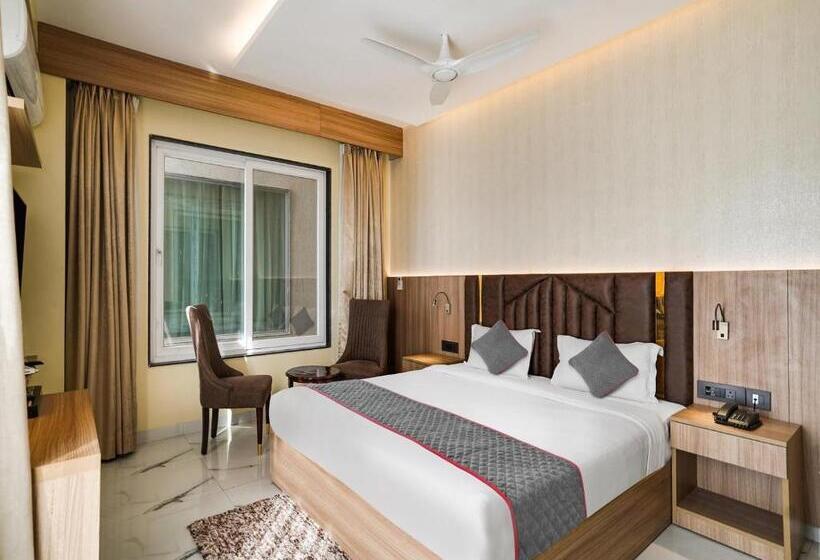 Семейный Номер, Grand Hotel Ivy