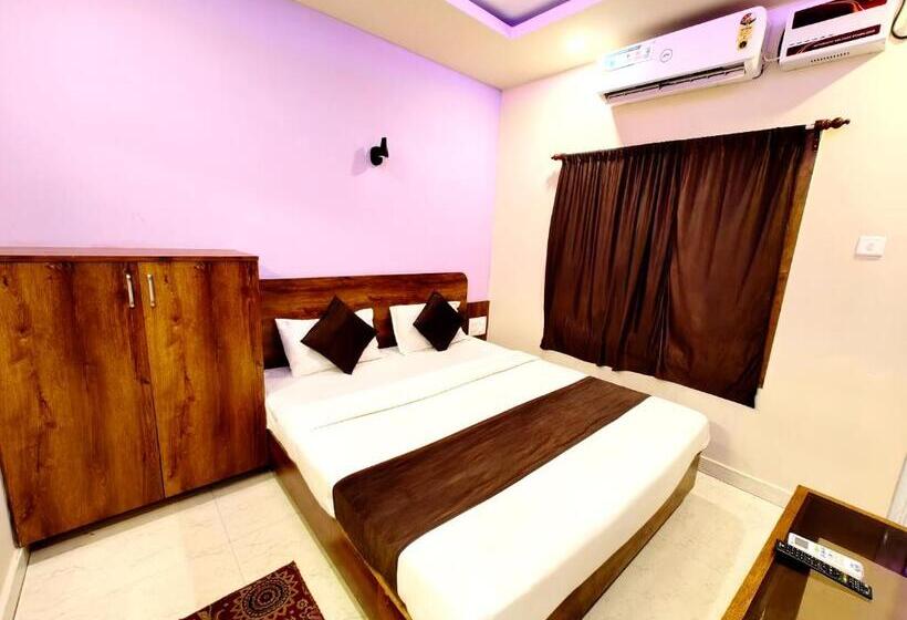 اتاق لوکس, Goroomgo Blue Sagar Puri Near Sea Beach   Newly And Decorated Room With Fully Air Conditioning  Lift