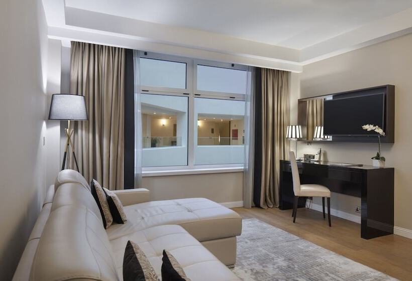 프리미엄 스튜디오, Fraser Suites  Abuja