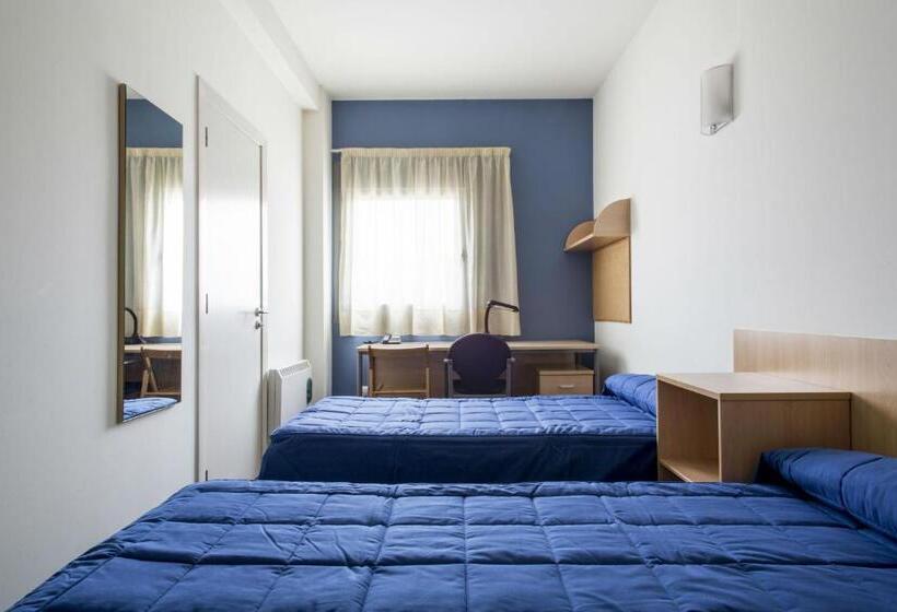 4인용 스탠다드 룸, Residencia Universitaria As Burgas