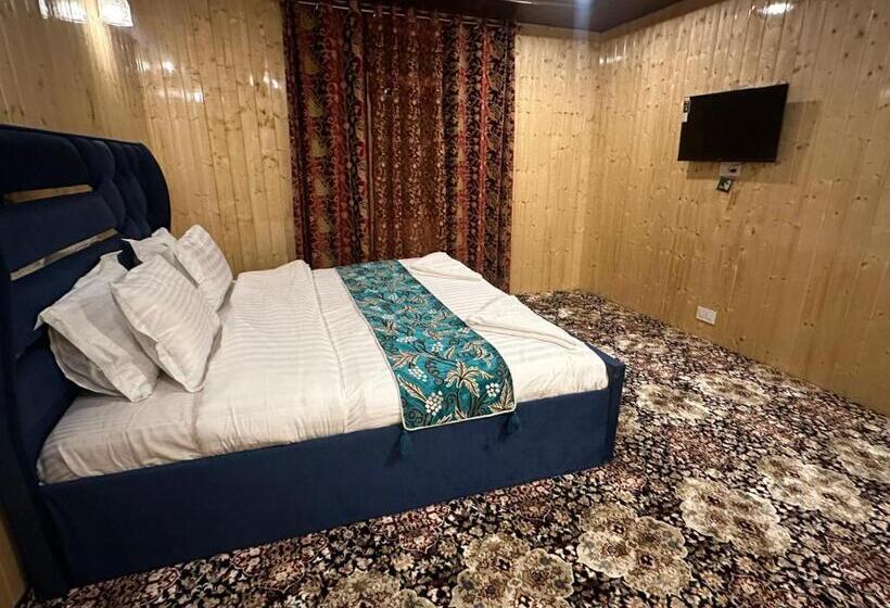 اتاق لوکس, The Heritage Safina Group Of Houseboats