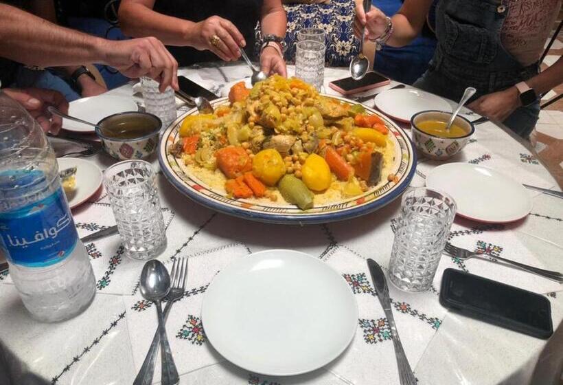 اتاق سوپریور خانوادگی, Riad Abqari Youssefi