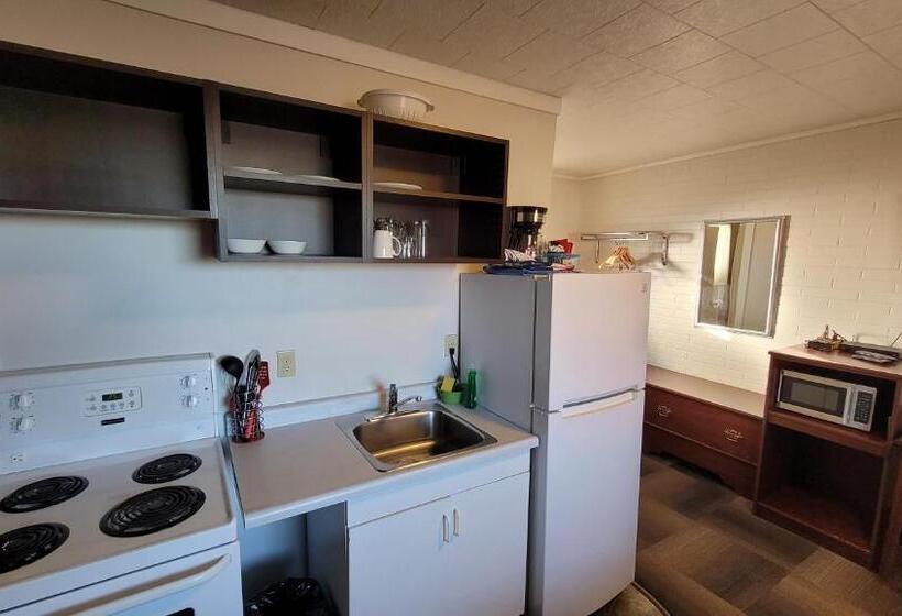 Номер Стандарт с Кухней, Caravel Motel