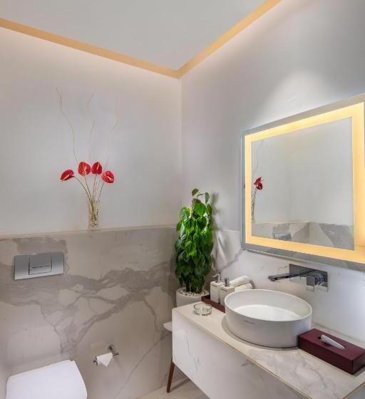 Президентский Люкс, Sandal Suites By Lemon Tree Hotels