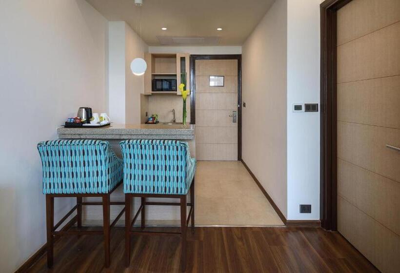 Номер Стандарт, Sandal Suites By Lemon Tree Hotels