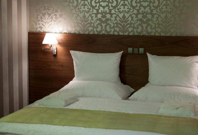 Номер Стандарт с Гидромассажем, Wellness Hotel Löwe