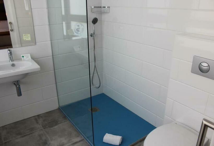 اتاق استاندارد سه نفره, Casual Del Mar Malaga