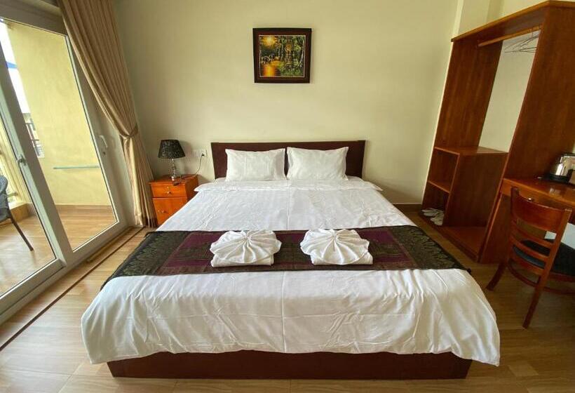Номер Deluxe с Балконом, Phnom Penh Le Vincent