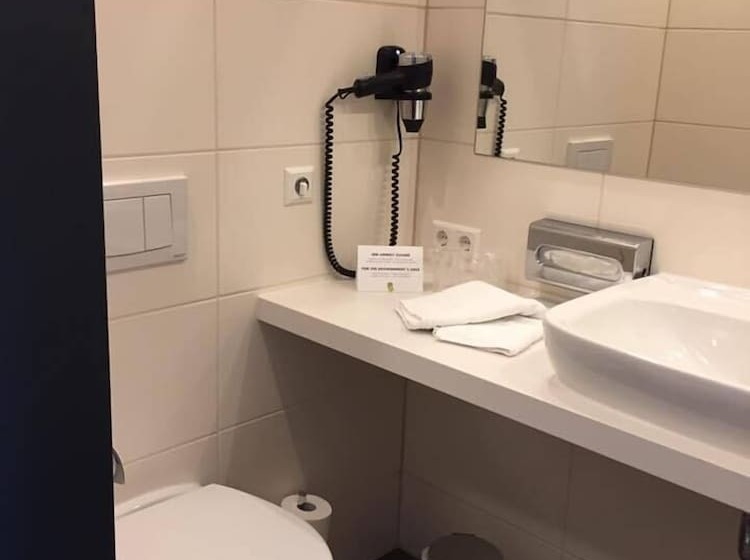 Семейный Номер, Novina Sleep Inn Herzogenaurach