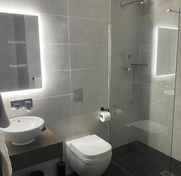 Трехместный Номер Deluxe, Tower View