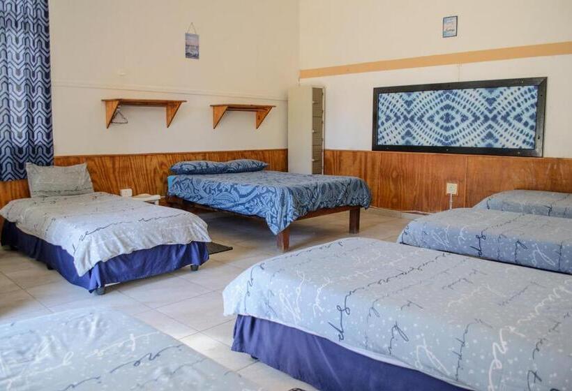 اتاق خانوادگی, Element Riders Place Backpackers