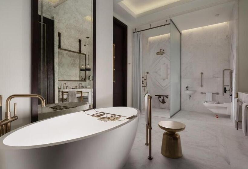 Deluxe room with river view, The St. Regis Astana