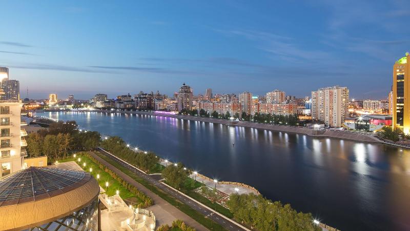Deluxe room with river view, The St. Regis Astana