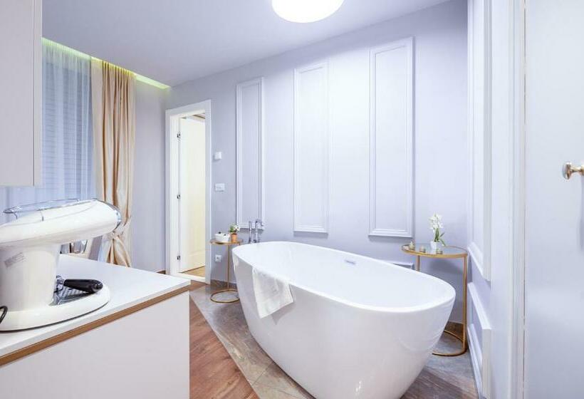 Номер Deluxe, Luxury Rooms Kadena