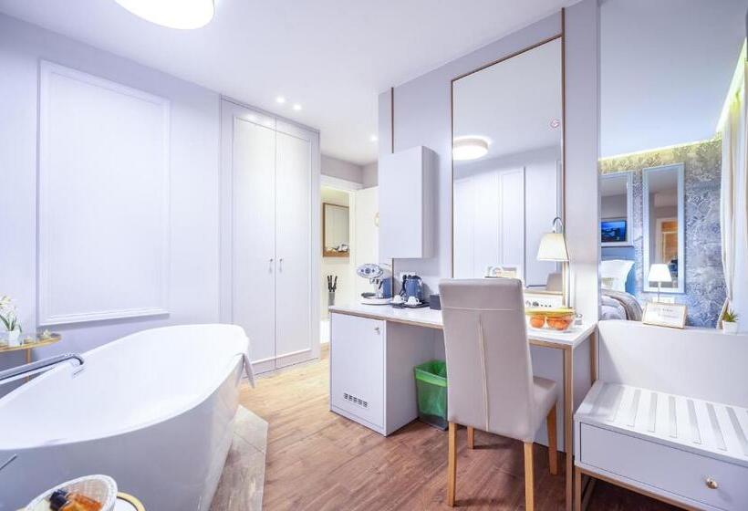 Номер Deluxe, Luxury Rooms Kadena