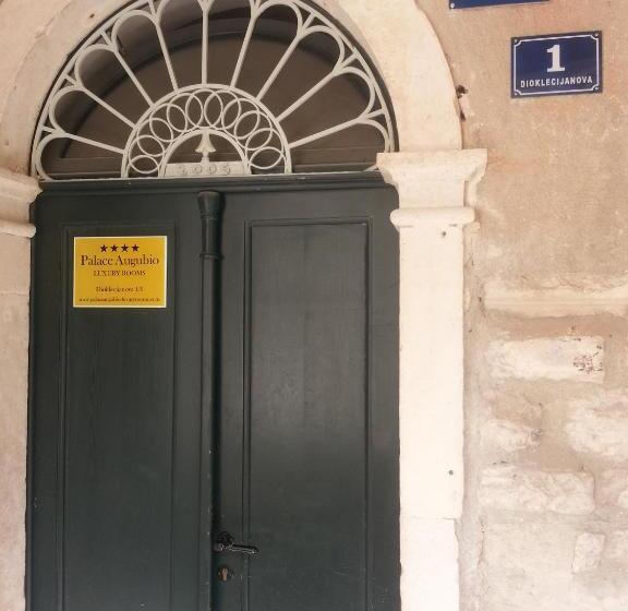 Chambre Supérieure, Palace Augubio