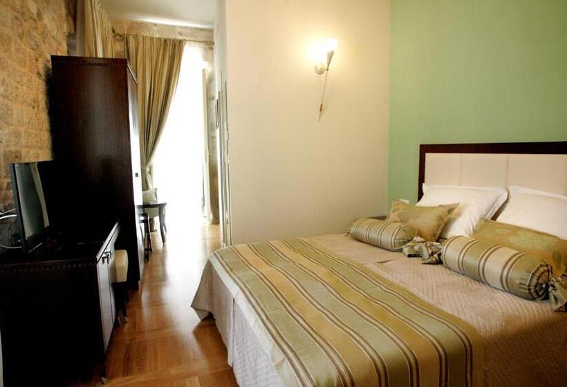 Chambre Supérieure, Palace Augubio
