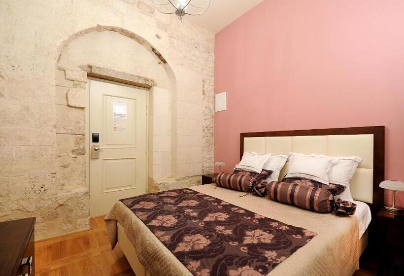 اتاق استاندارد, Palace Augubio