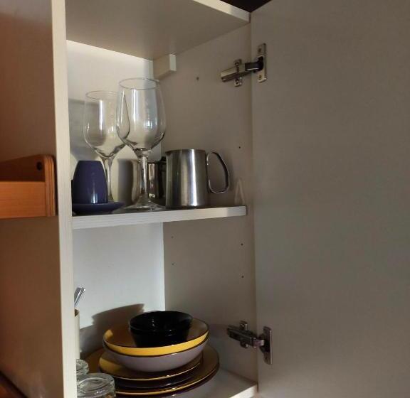 اتاق سوپریور سه تخته, Venice And Venice Apartments   Private Rooms In Shared Apartment