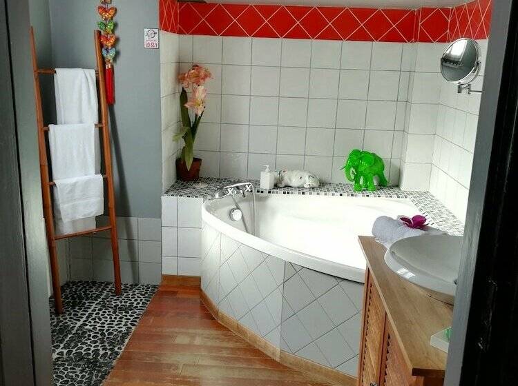 سوییت, Itsara Suites & Spa