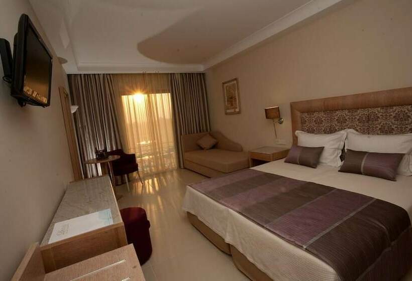 Quarto Triplo Estandar, Danai Hotel & Spa