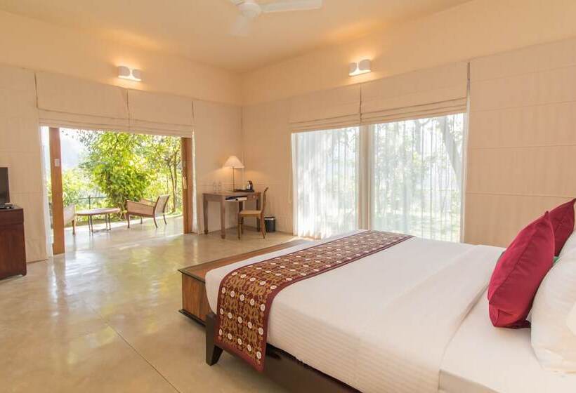 Juniorsvit, Kings Pavilion Luxury
