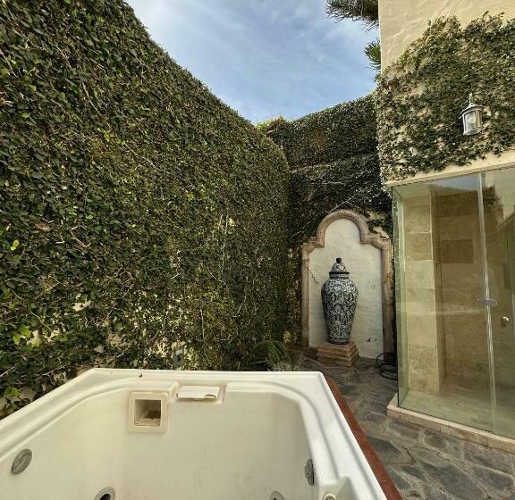 キングサイズベッドのデラックススイート, Lindo Ajijic Bed & Breakfast