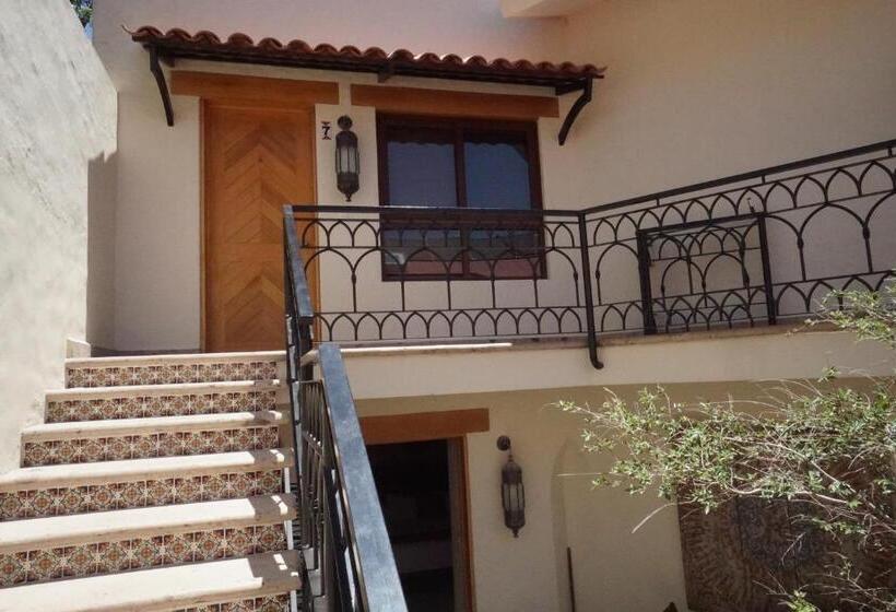 スイート, Lindo Ajijic Bed & Breakfast