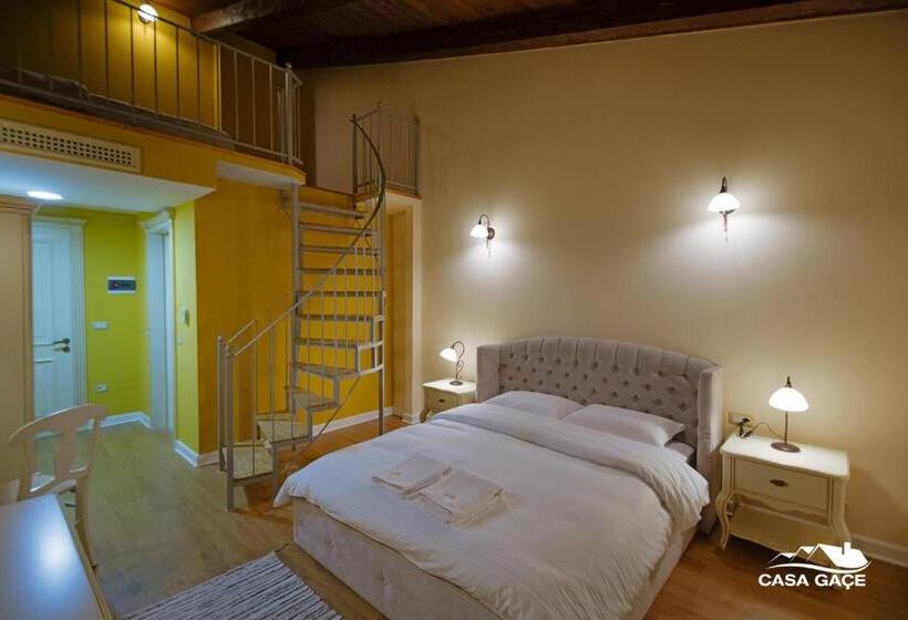 اتاق لوکس, Casa Gaçe