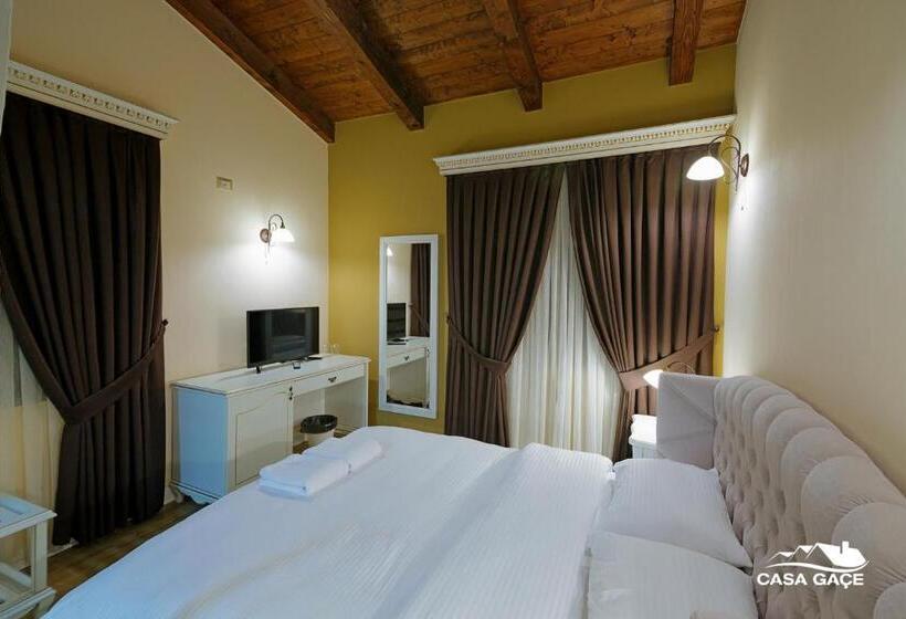 اتاق لوکس, Casa Gaçe