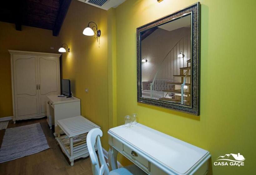 اتاق لوکس, Casa Gaçe