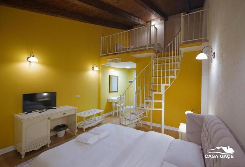 اتاق لوکس, Casa Gaçe