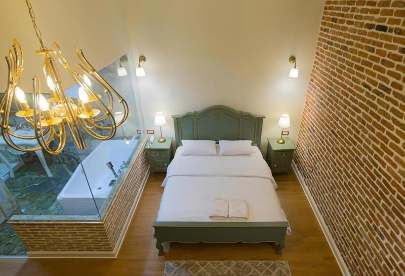 سوییت جونیور, Casa Gaçe