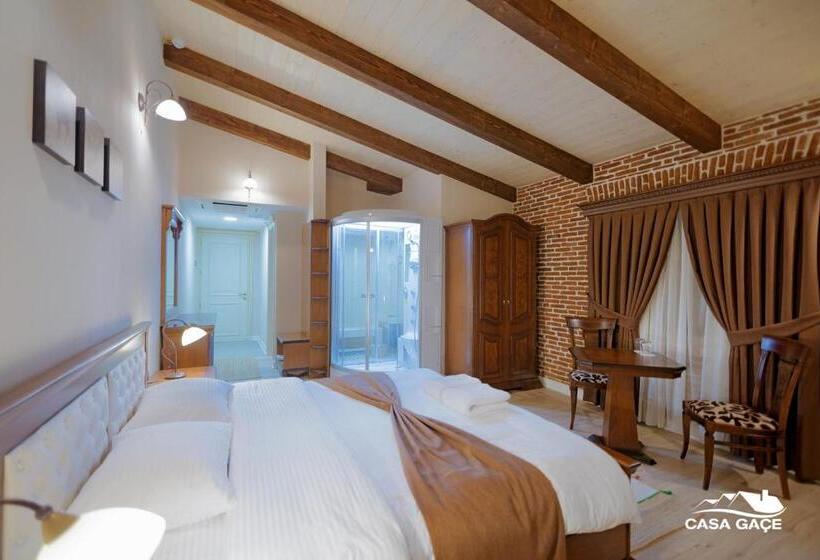 סוויטת ג'וניור, Casa Gaçe