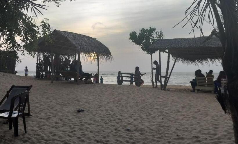 اتاق لوکس با تخت بزرگ, Ocean View Beach Resort   Kalpitiya