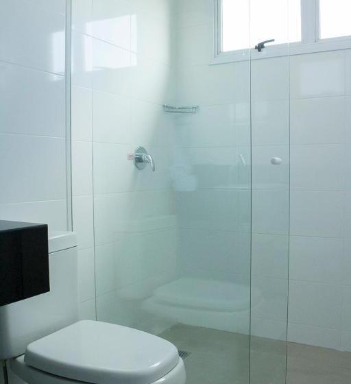 غرفة قياسية فردية, Real Executive