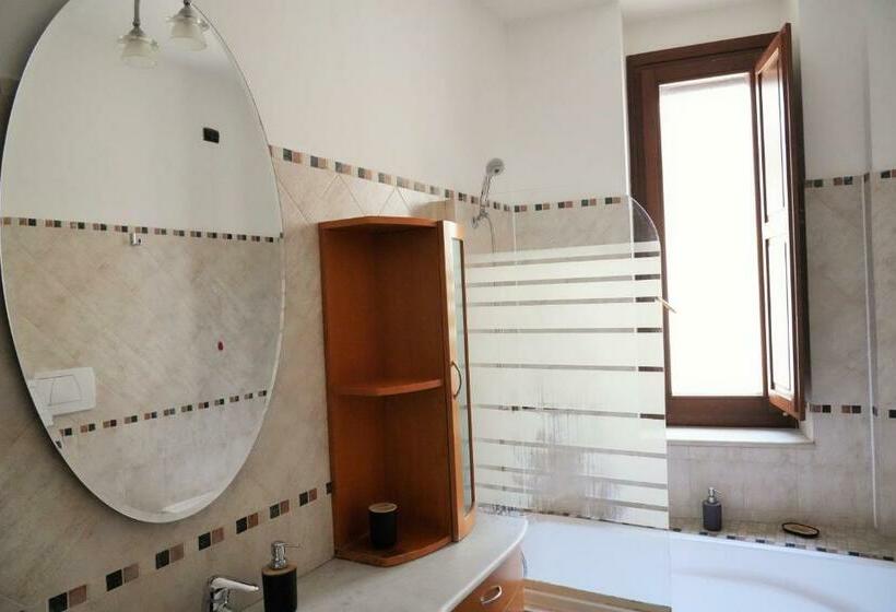 Номер Стандарт, B&b Il Grifone