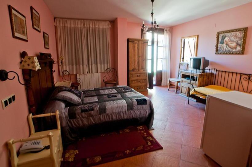 اتاق استاندارد سه نفره, Villa Románica