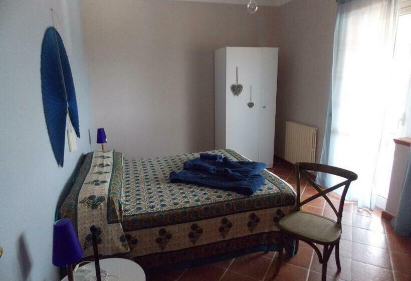 Номер Стандарт Вид на Бассейн, B&b Pacilita