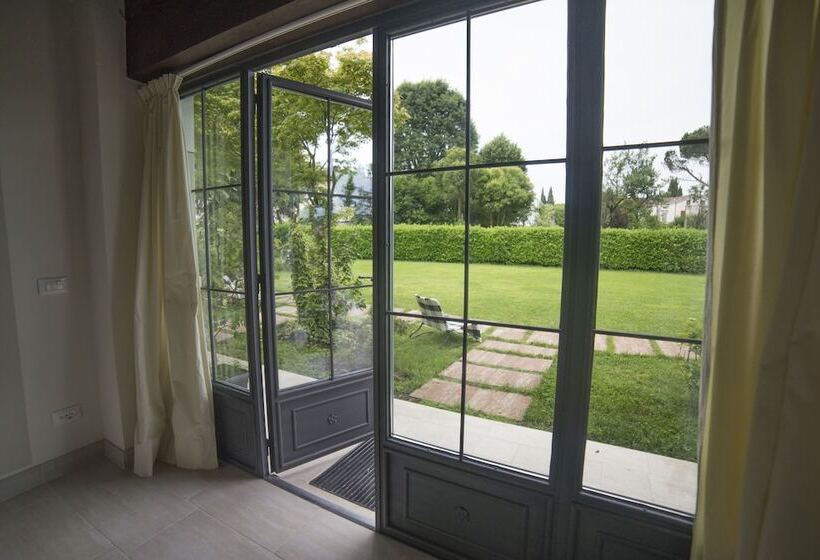 Трехместный Номер Стандарт Вид на Сад, Villa Franca In Franciacorta