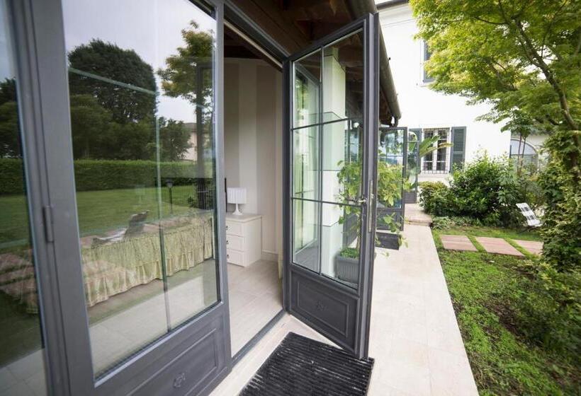 Трехместный Номер Стандарт Вид на Сад, Villa Franca In Franciacorta