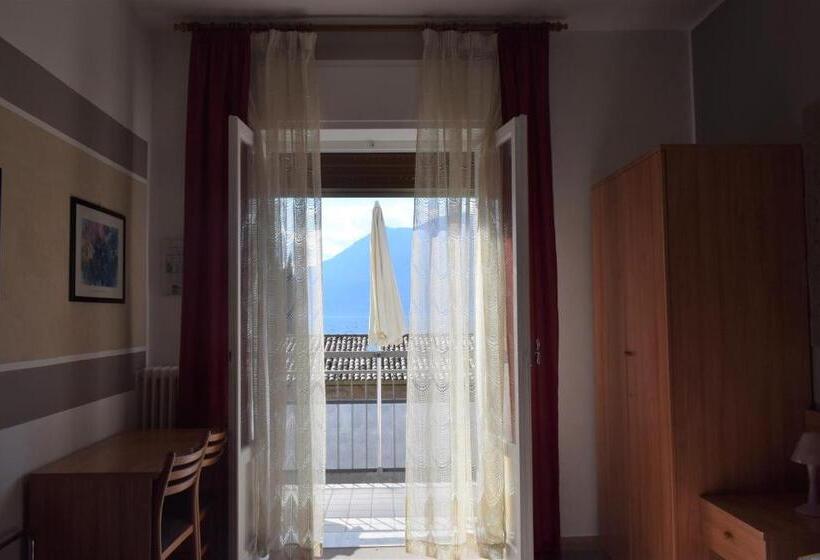 Номер Стандарт с Балконом, Albergo Al Pescatore