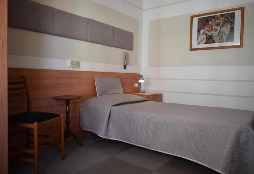 Номер Стандарт Индивидуальный с Балконом, Albergo Al Pescatore