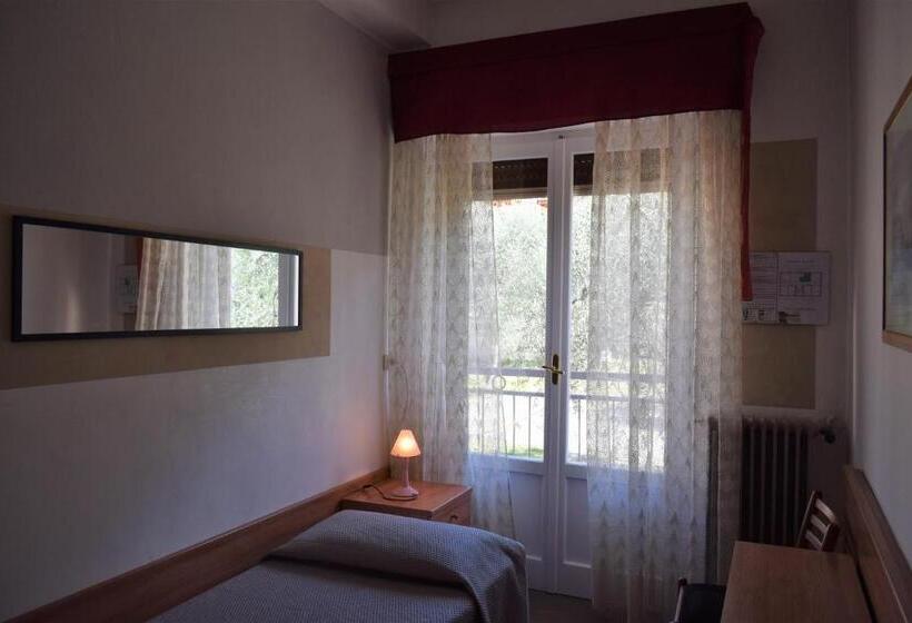 Трехместный Номер Стандарт с Балконом, Albergo Al Pescatore