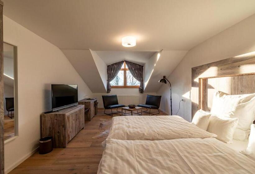 Номер Стандарт, Zum Sternenhof