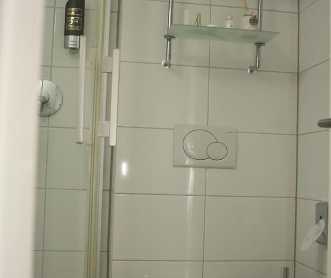 غرفة قياسية فردية, Vesa