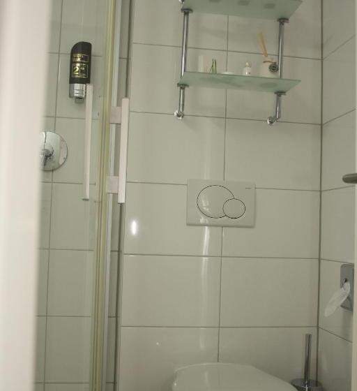 غرفة قياسية فردية, Vesa