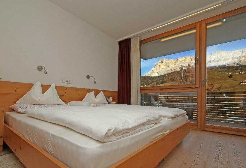 Номер Стандарт с Балконом, Alpine Hotel Ciasa Lara